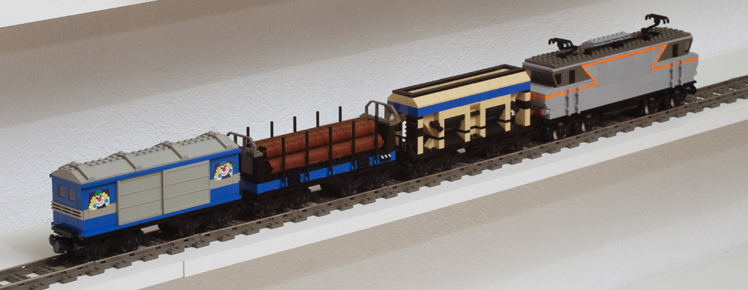 train Lego et "wagon du cirque"