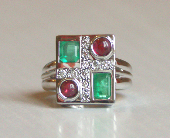 nouvelle bague émeraudes rubis diamants