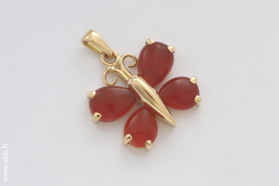 nouveau pendentif papillon