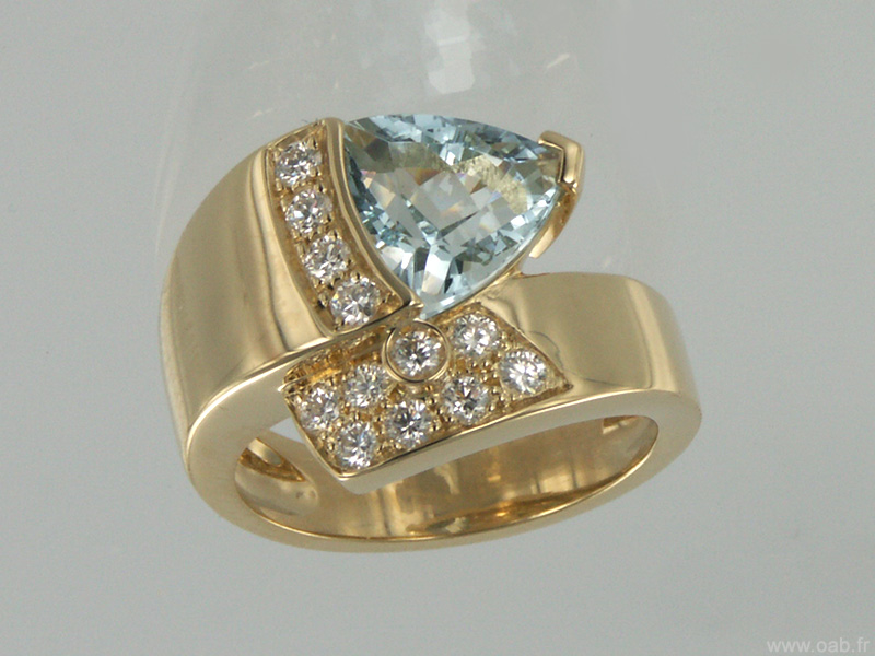 bague or, aigue-marine et diamants