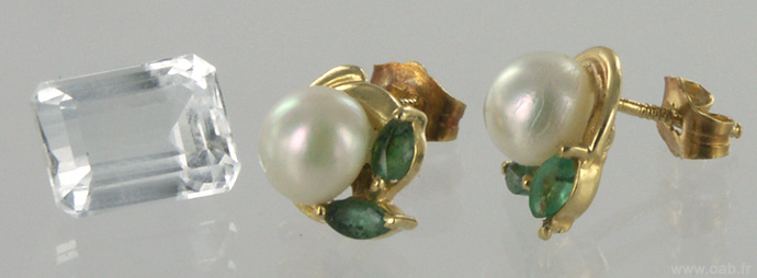 aigue-marine et boucles d'oreilles perles et émeraudes