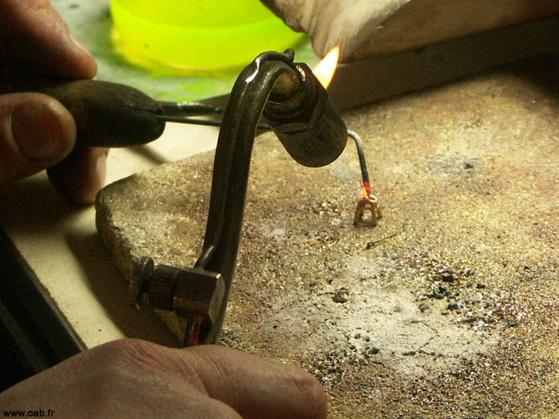 fabrication chatons du collier