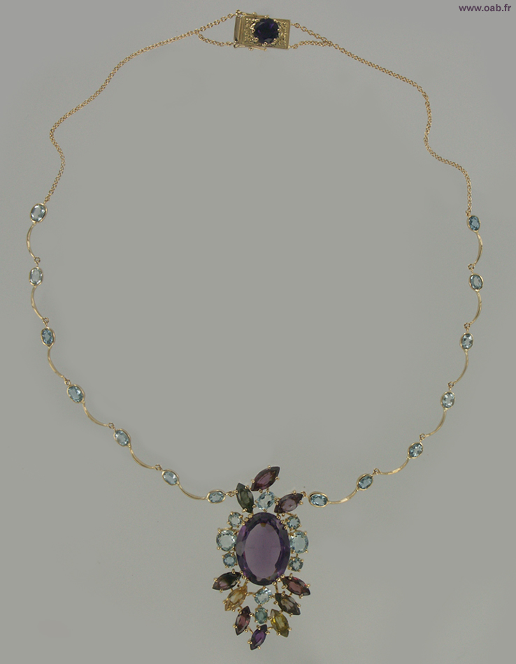 collier pierres client