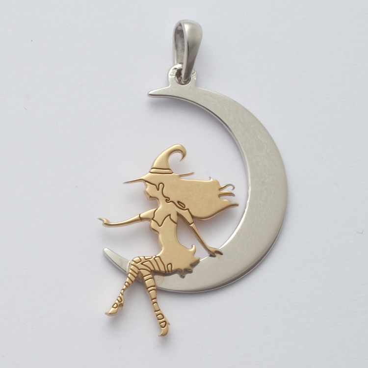 pendentif lune sorcière