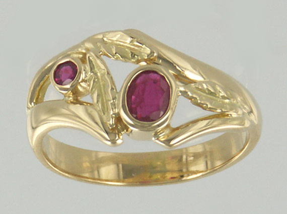 bague or, feuilles, rubis